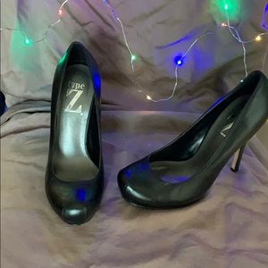 Size 5 black pumps
